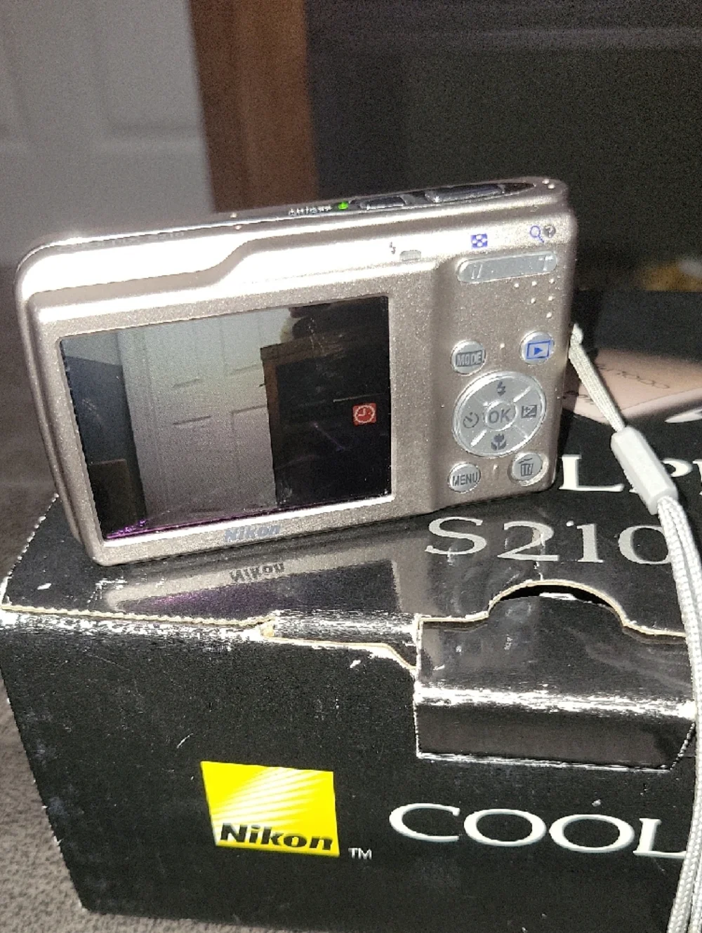 Nikon COOLPIX S210 Compact Digital Camera - Silver